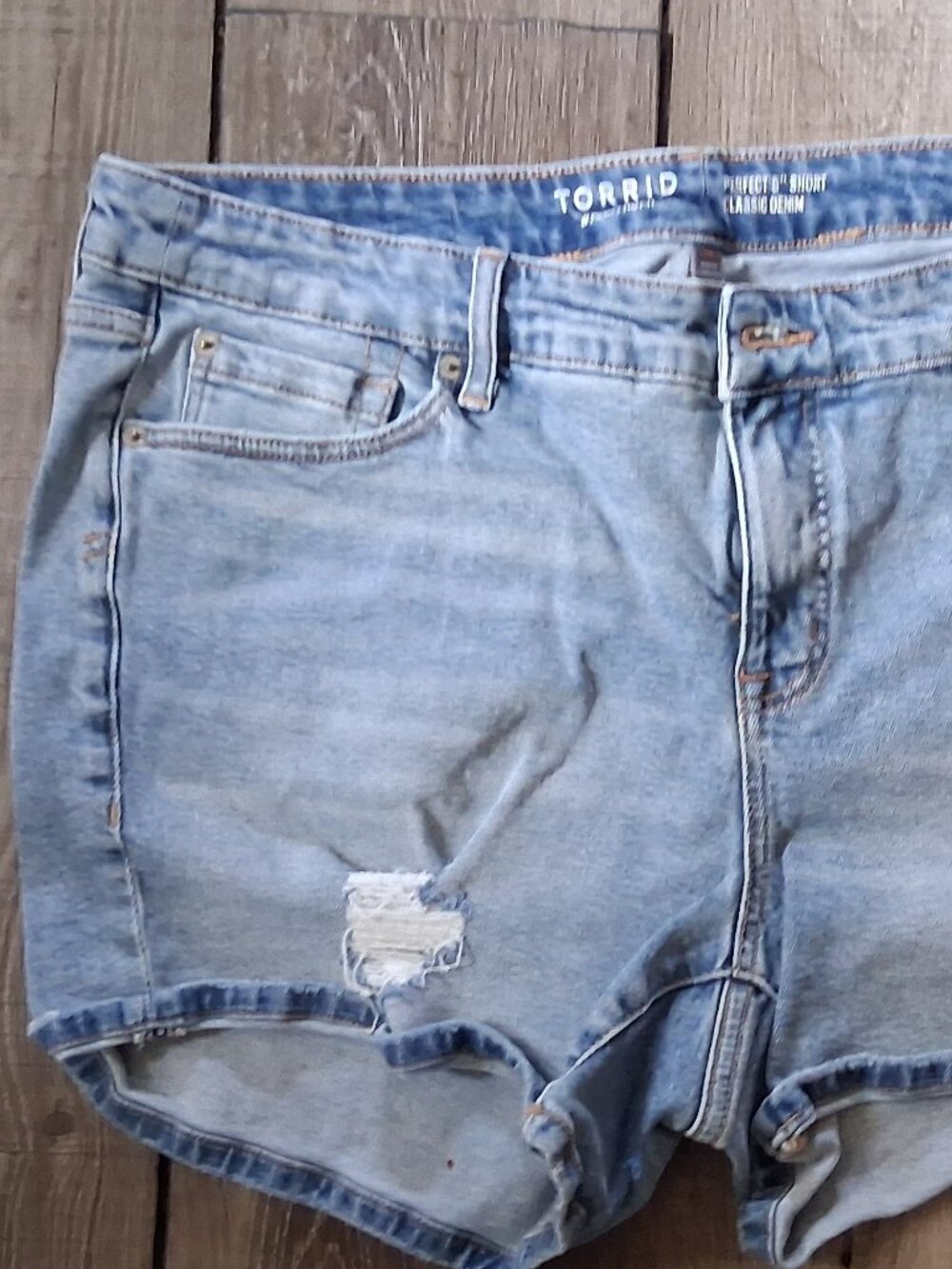 Torrid Distressed Perfect 5" Denim Shorts Size 18